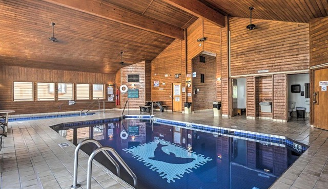 Riverside Wisconsin Dells Condo and Pool Access