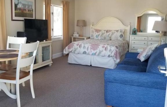 Riverside with balcony Sheepscot Harbour Vacation Club Studio #215