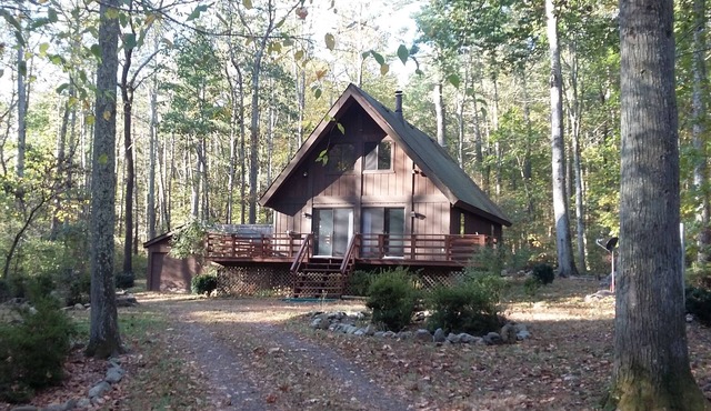 Riversong Chalet- Social Distancing at Its Finest!