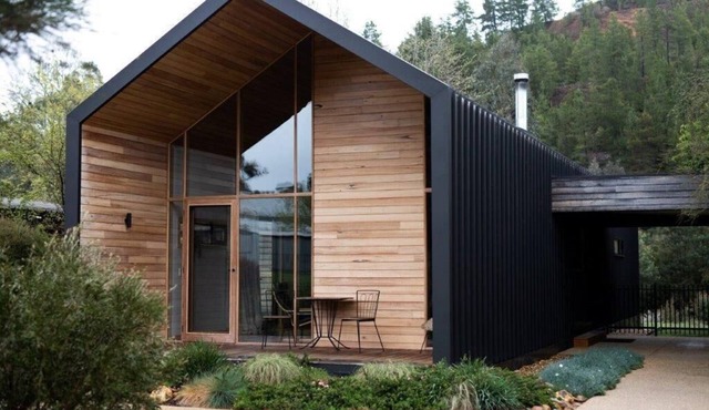 Riverstone - Perfectly positioned on the Ovens River and providing a one-of-a-kind experience