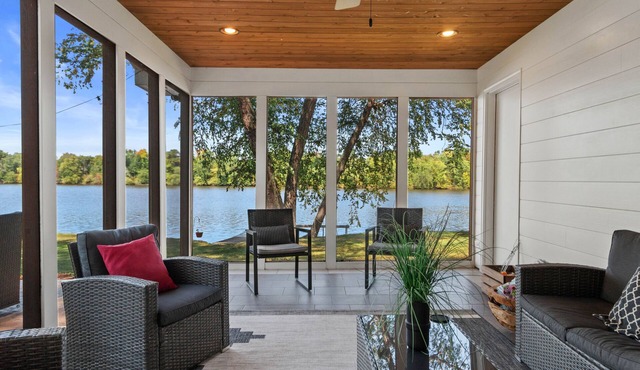 RiverTime: Modern Waterfront w/Pier & Boat Slip