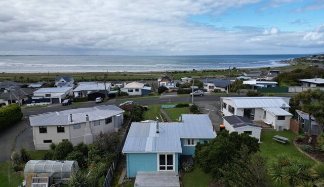 Riverton Beach Bliss Retreat