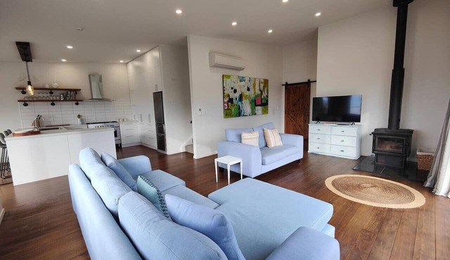 Riverton Luxury in the Lane