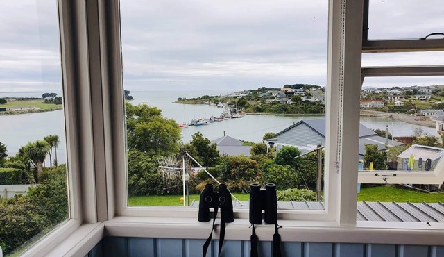 ★Riverton Views has Spectacular Views!★Beach/Township 2 mins★Wifi★