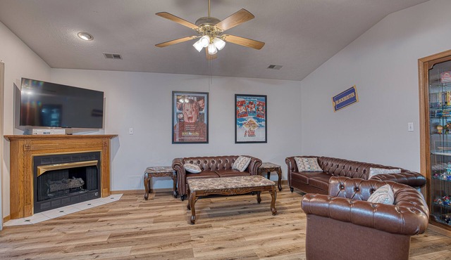 RiverTown Retro: 1990s Retreat