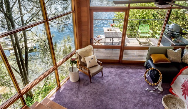 RiverTreehouse Escape (15 Calabash Point, formerly 8 DustHole Pt)