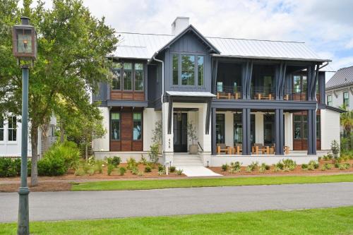 Riverview 5 Bedroom Moreland Village Home 5546