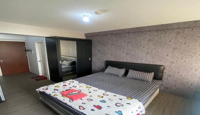 Riverview Apartemen by HHH Property