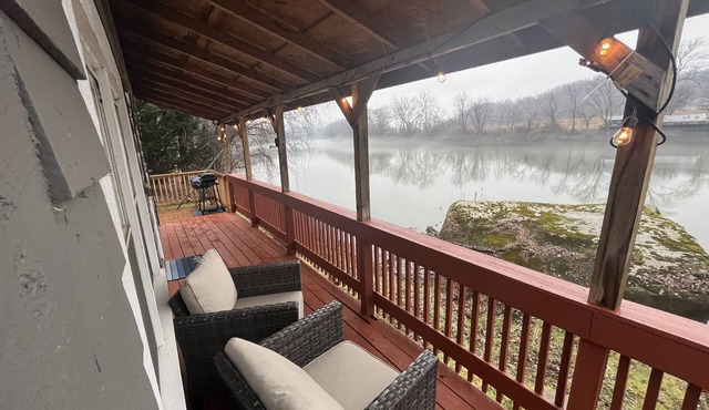 Riverview Cabin located on waterfront. Pet Friendly! Fishing, relaxing, and fun!