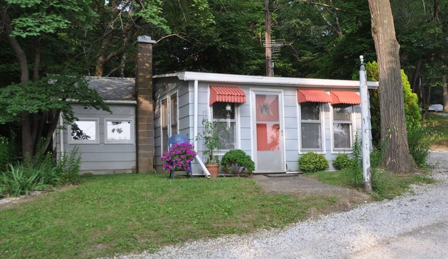 Riverview Cabin Located Along the Scenic Mississippi River