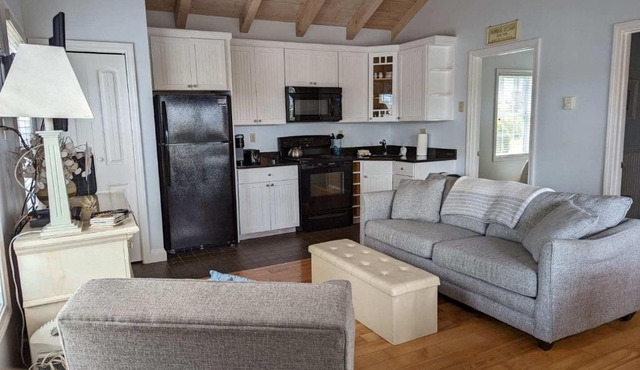 Riverview cottage in Edgecomb Sheepscot Harbour Vacation Club Cottage #19