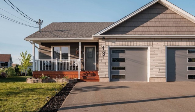 Riverview Fundy Retreat!!! Bright & Cozy Home, Near Bay of Fundy Attractions