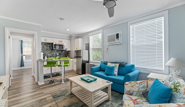 Riverview Green: Downtown Melbourne Apartment