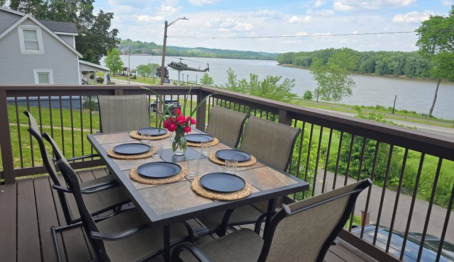 Riverview Home Near Creation Museum/Ark/Ski/Bikes/Cincinnati/Hot Tub-Sleeps 11