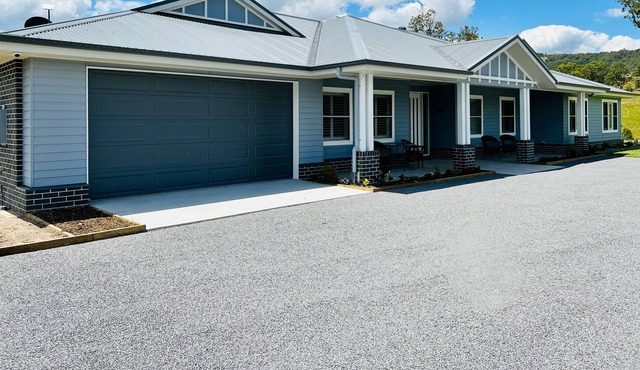 Riverview Homestead - sleeps 12