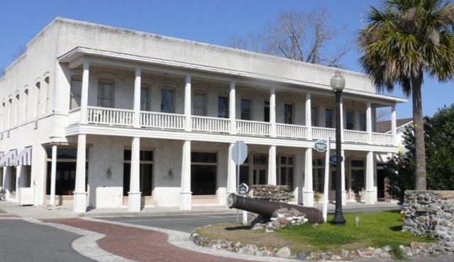 Riverview Hotel