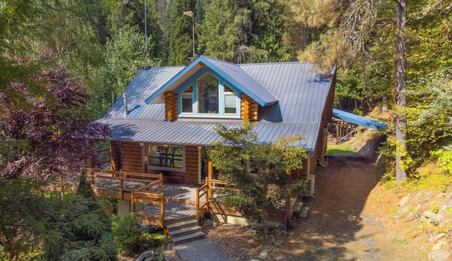 RiverView Lodge Saltwater Hot Tub and Starlink