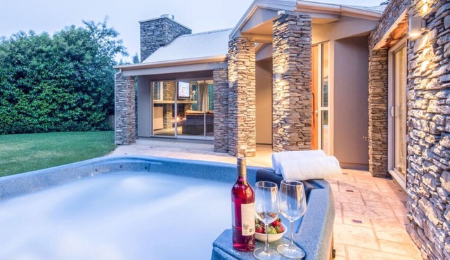 Riverview Retreat by MajorDomo - Six Bedroom Home