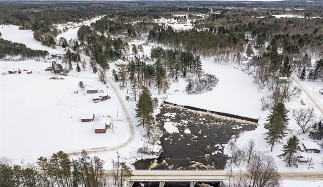 Riverview Retreat, On Snowmobile Trail