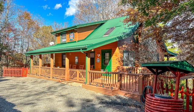 RiverView Ridge: 5 BR, 3 BA Cabin/Bungalow in Piney Creek, Sleeps 10