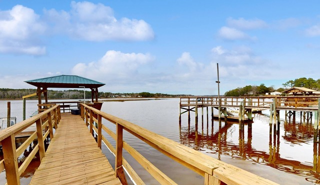 Riverview Wonders | Waterfront house in Shallotte with balcony & river views