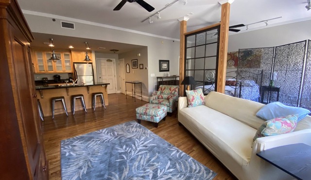 Riverwalk Falls-lovely one bedroom condo