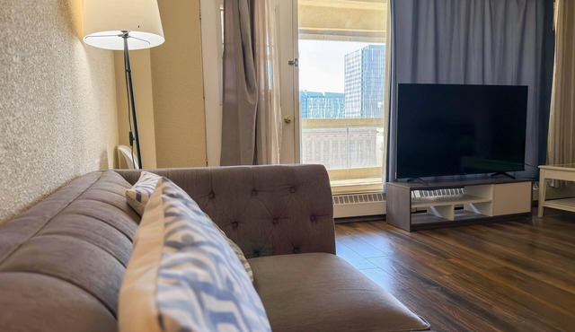 Riverwalk Nest 5 M to Studio Bell + BathTub -W/D