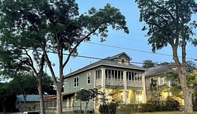 Riverwalk, Pearl, Zoo, Museums, Pool 5 BR 4 1/2 Baths Sleeps 12