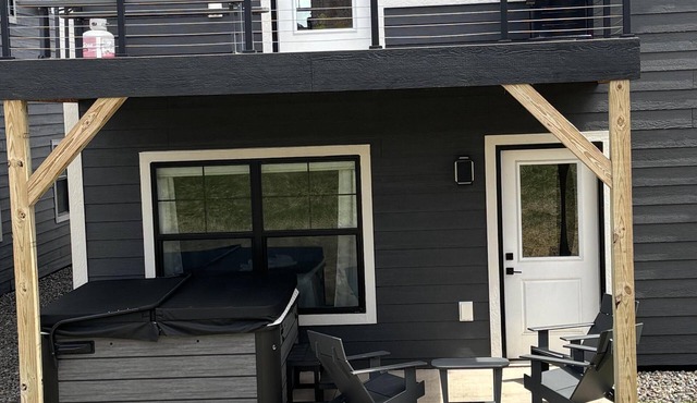 RiverWest Escape- Hot Tub - Sauna - Dog Friendly