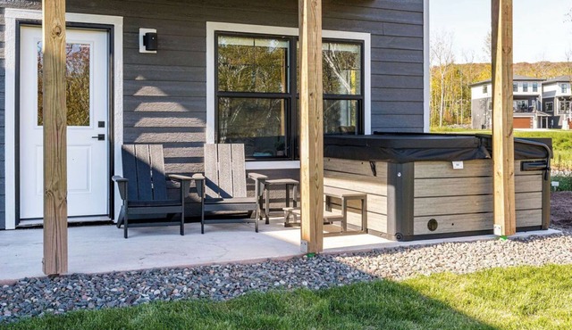 RiverWest Rivers Edge -River View - Hot Tub