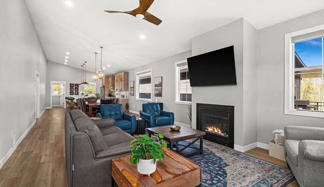 RiverWest Sunrise View - Riverview - Dogs- Sauna