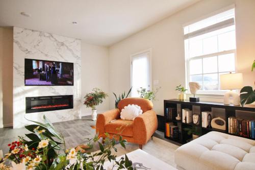 RiverWinds - Modern Charm Near Shenandoah National Park