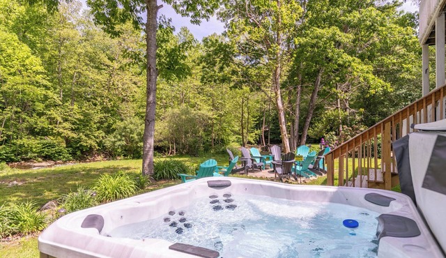 Riverwood at Mill Ridge - hot tub, arcades, firepit along Watauga River, walk to pool, tennis