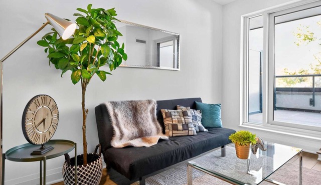 RivetStays | The Westmounts Premium Suite – 2 Bedroom Condo