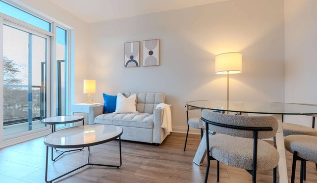 RivetStays | The Westmounts Executive Suite – 2 Bedroom Condo
