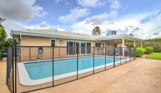 Riviera Beach Vacation Home w/Pool: Walk to Beach