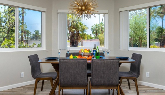 Riviera Gardens Minutes from Downtown