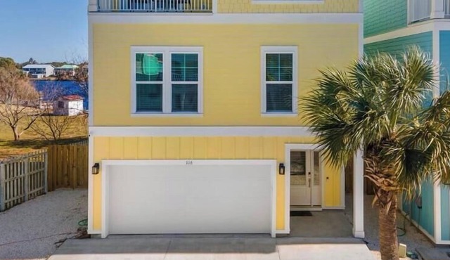 Riviera Sunrise - Chic, Modern, Pool and Beach Access