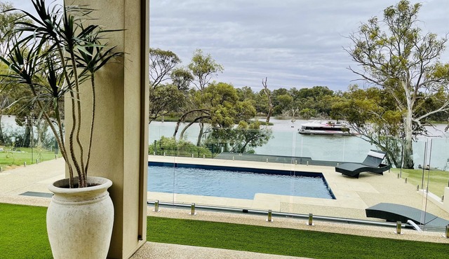 Riviera Villa Holiday Home