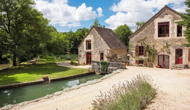 Rix Mill – Historic Water Mill Retreat