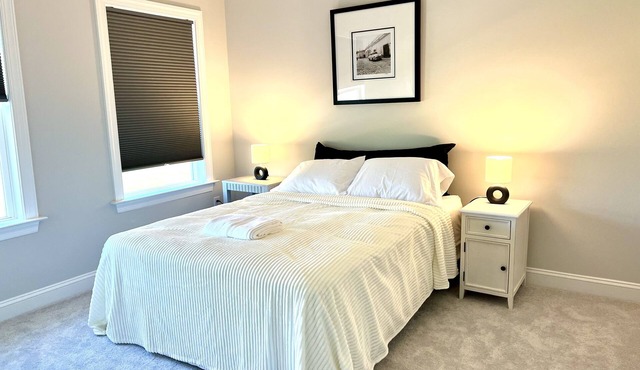 Rm 2: Comfy and Private Bedroom