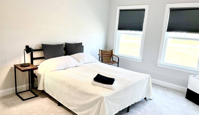 Rm 3: Charming Bright Private Bedroom