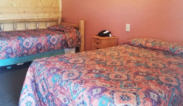 Rm# 7 Country Setting at Aladdin Motel