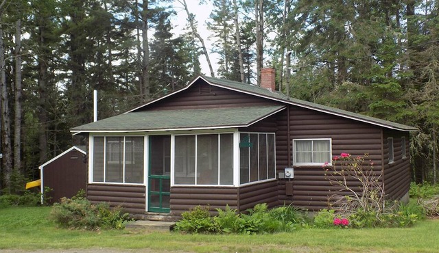 RM 9 - Cozy Rangeley Manor Cottage sleeps 4