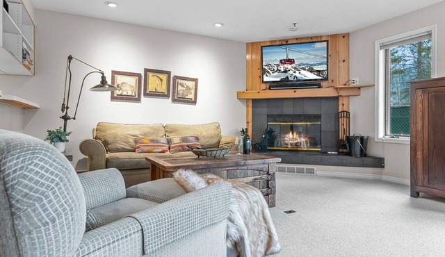 RMR: Balsam Lodge B4 Condo in The Aspens/Wilson, WY