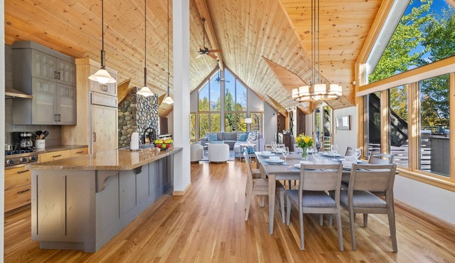 RMR: Snowy Pines Home in Wilson,WY