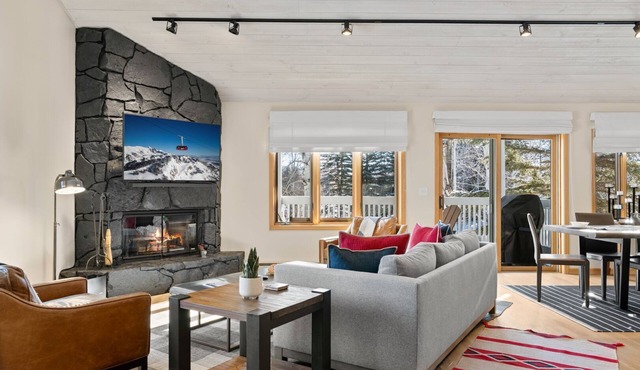 RMR: Teton Pines 3443 Townhome in Wilson, WY