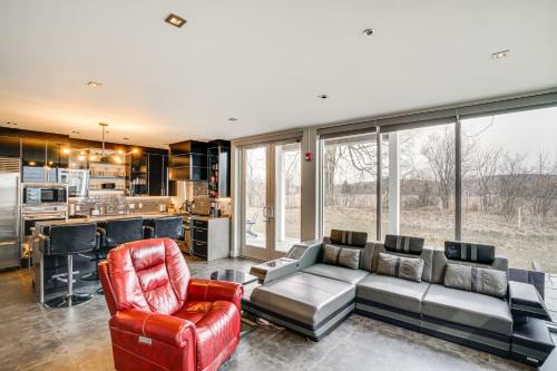 Road America Retreat Modern Villa with Garage!
