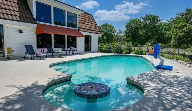 Road Runner Lodge: Pool, Volleyball, Disc Golf, Pet Friendly