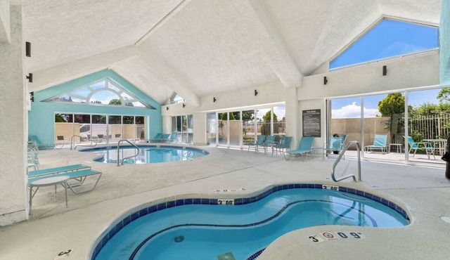 Road Trip Adventure Stop | Mountains Nearby & Pool Reset | Local Dining Nearby